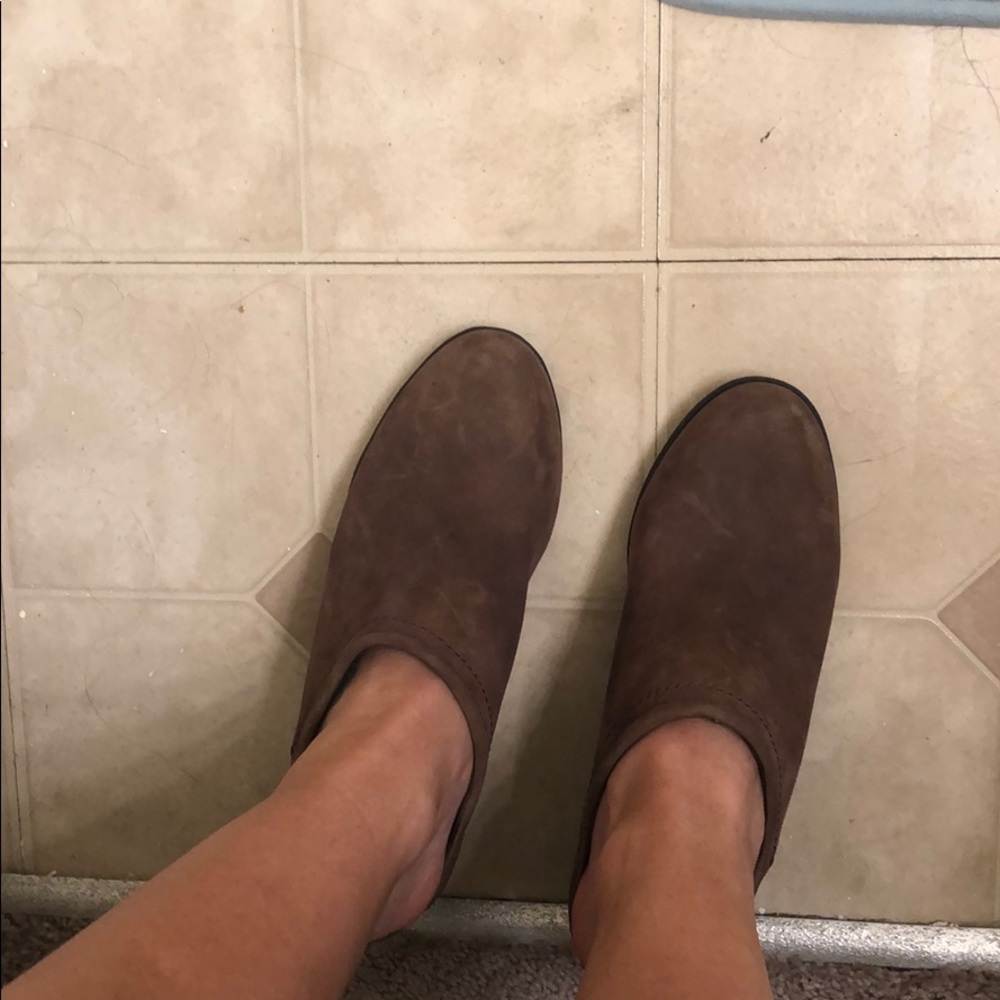 Clark’s slip ons🍂🍁